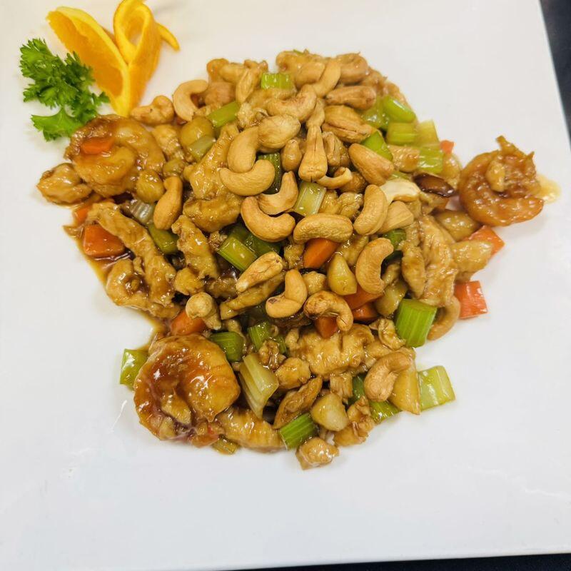 L26-Chicken and Shrimp Cashew